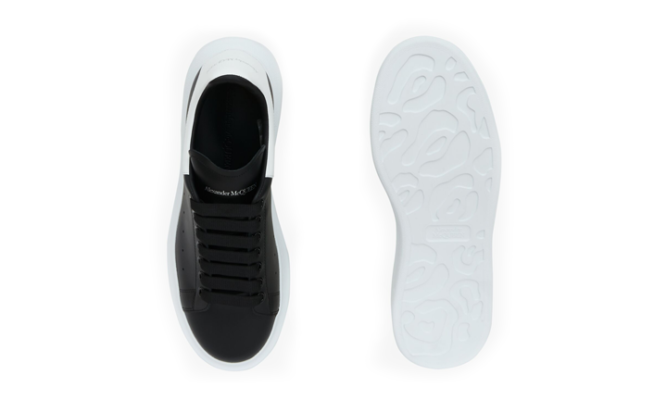 OVERSIZED WHITE BLACK