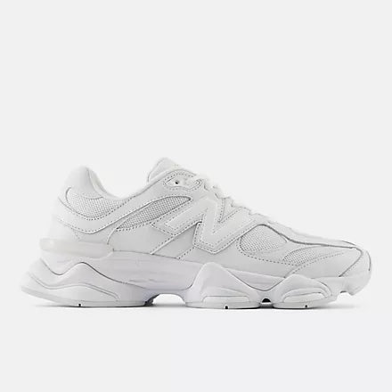 WHITE con White